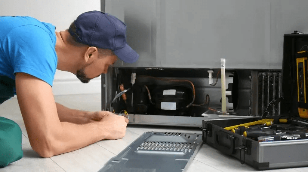 Checking commercial fridge temperature